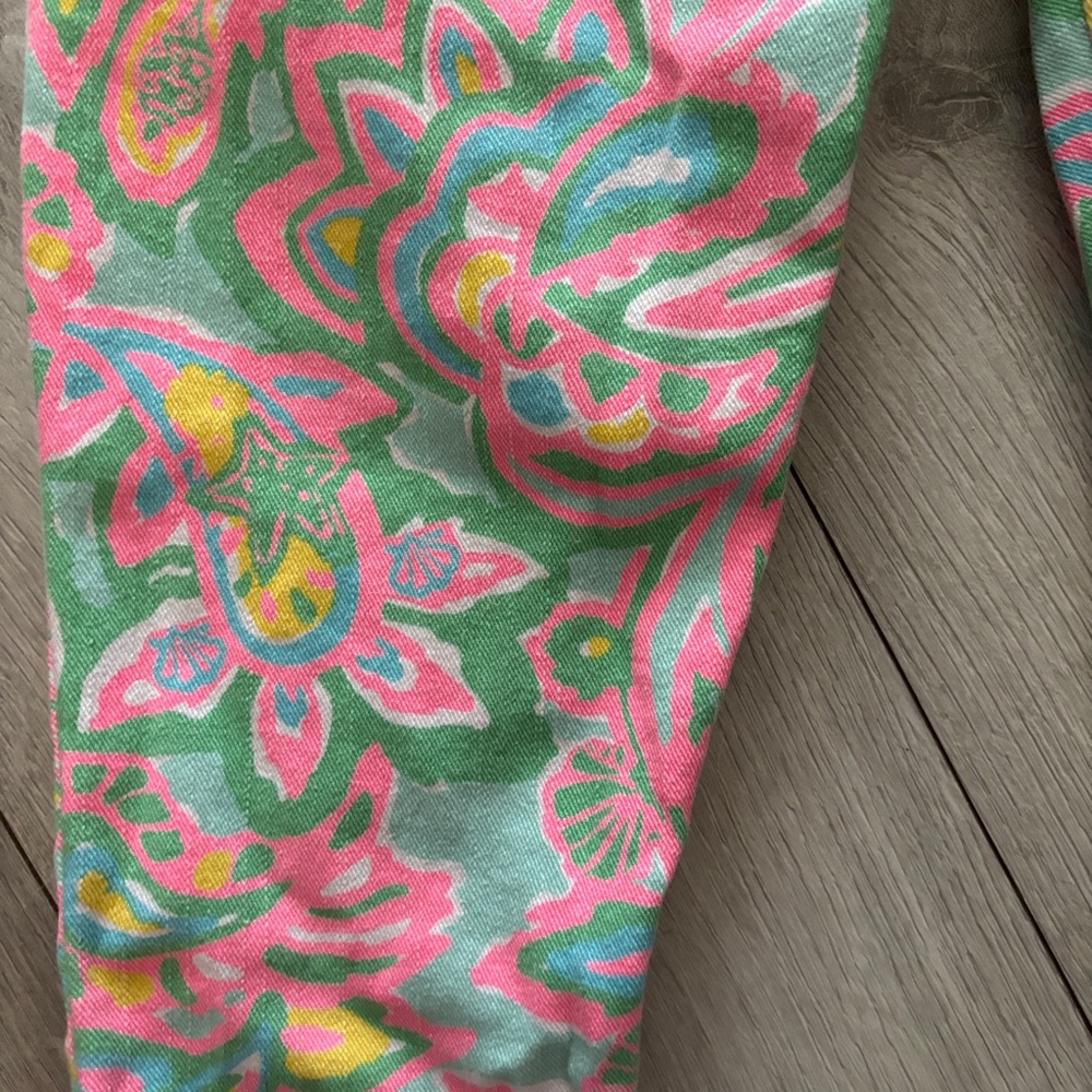Lilly Pulitzer Capris - Picture 2 of 7